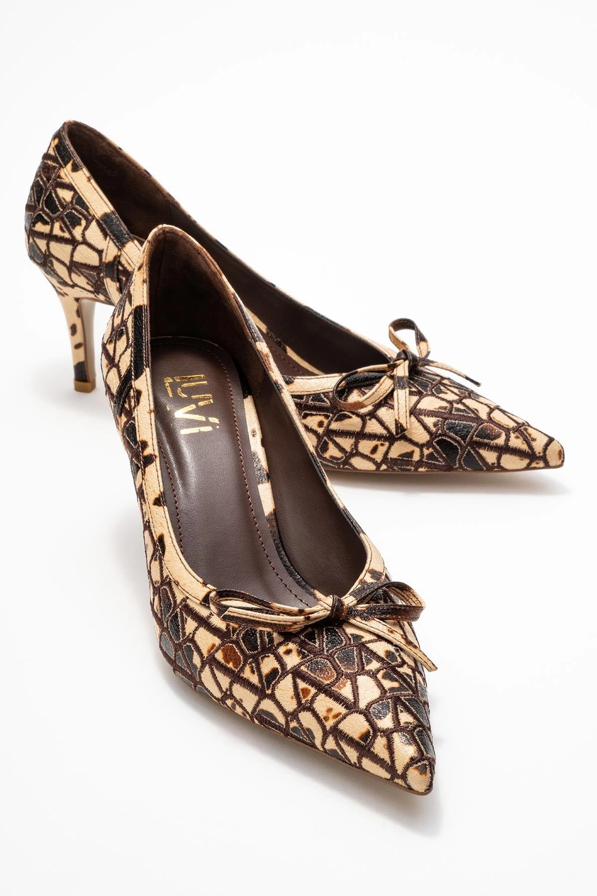 Prologue Shoes Womens Camden Bow Pointed Toe Pump