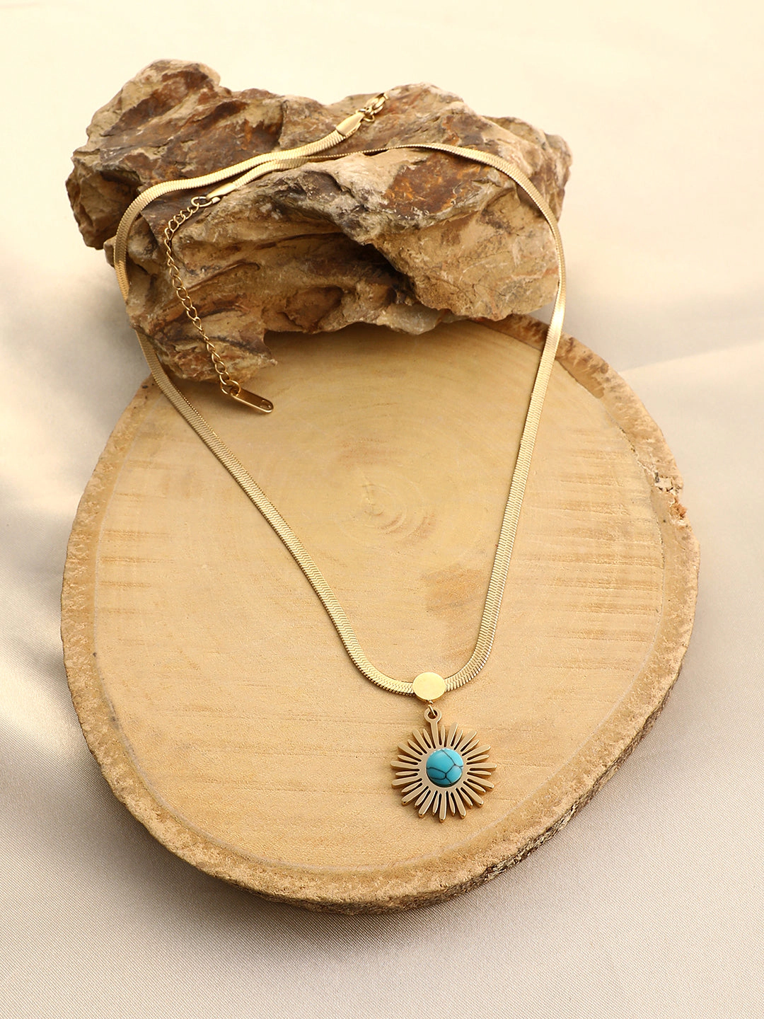 SOHI Women's California Gold the Soleil Pendant Necklace
