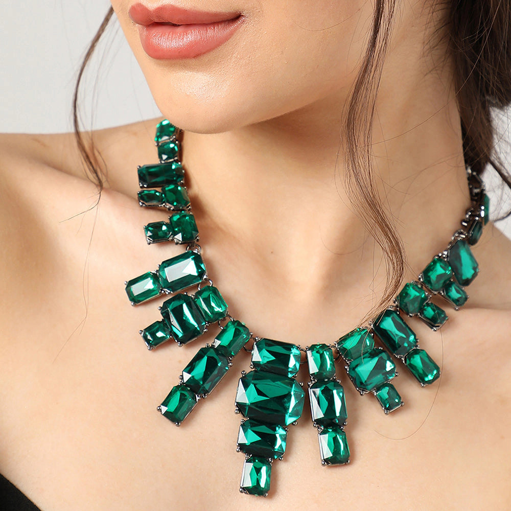 SOHI Women's Green Necklace