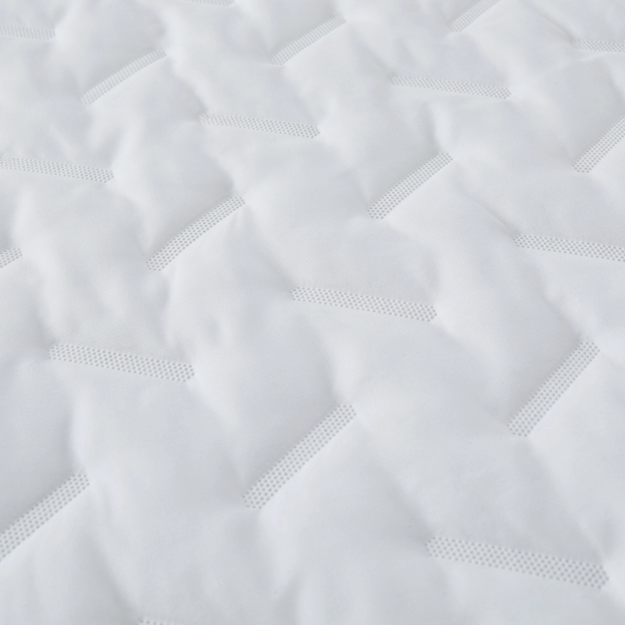 PEACE NEST Ultrasonic Craft Breathable Waterproof Mattress Protector with Deep Pocketed Geometric Pattern