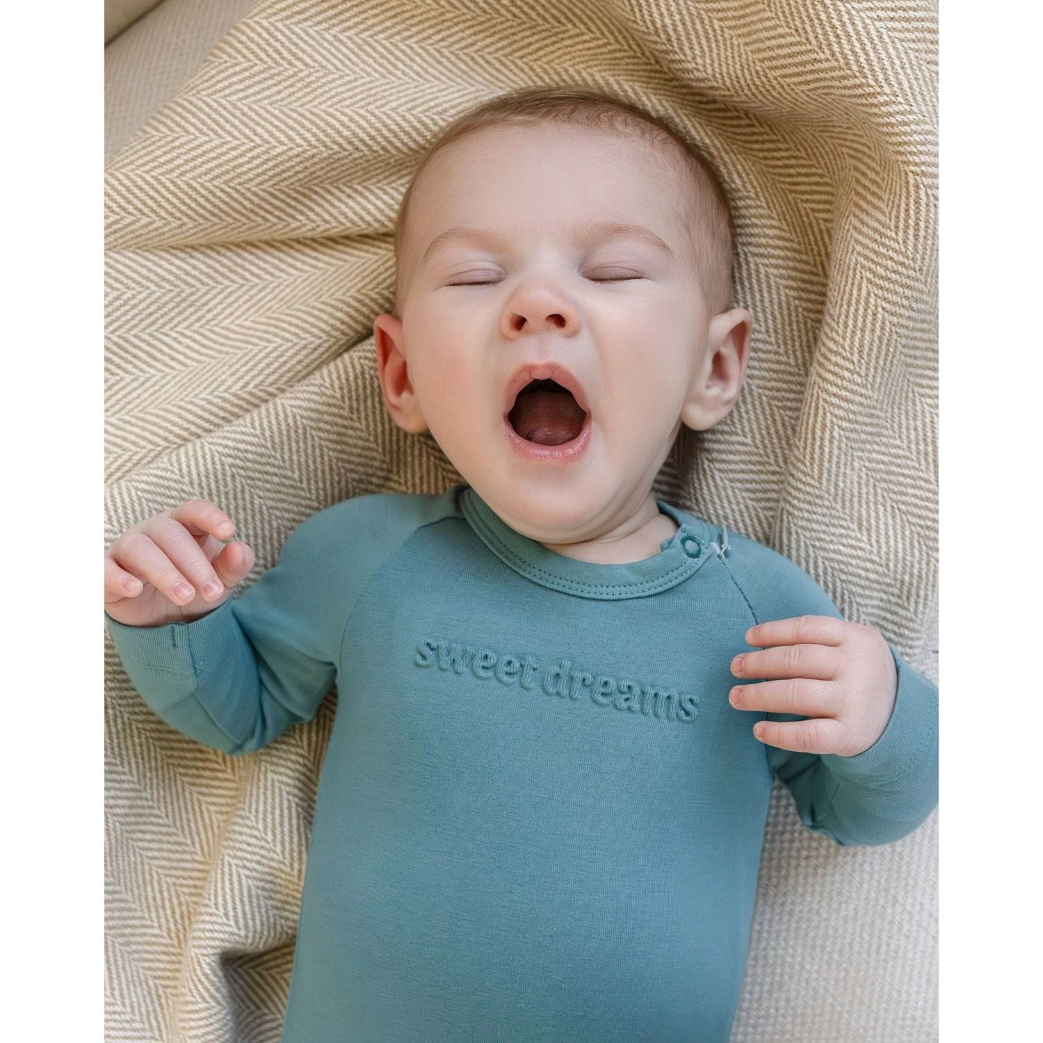 MeMoi Baby and Toddler "Sweet Dreams" Cotton Rich Fleece Hidden Zipper Footie