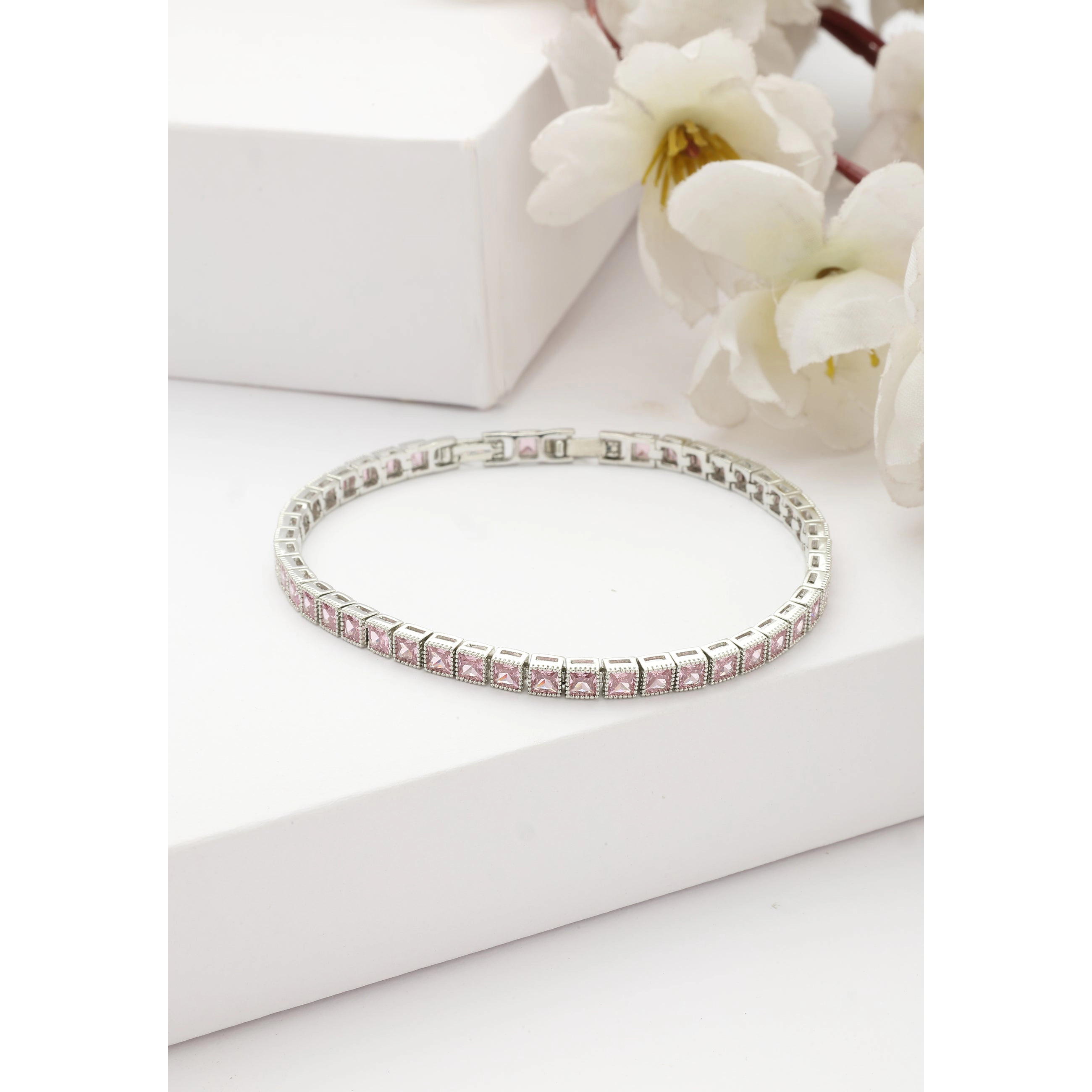 AGP PARIS Womens Diva Box Link Bracelet