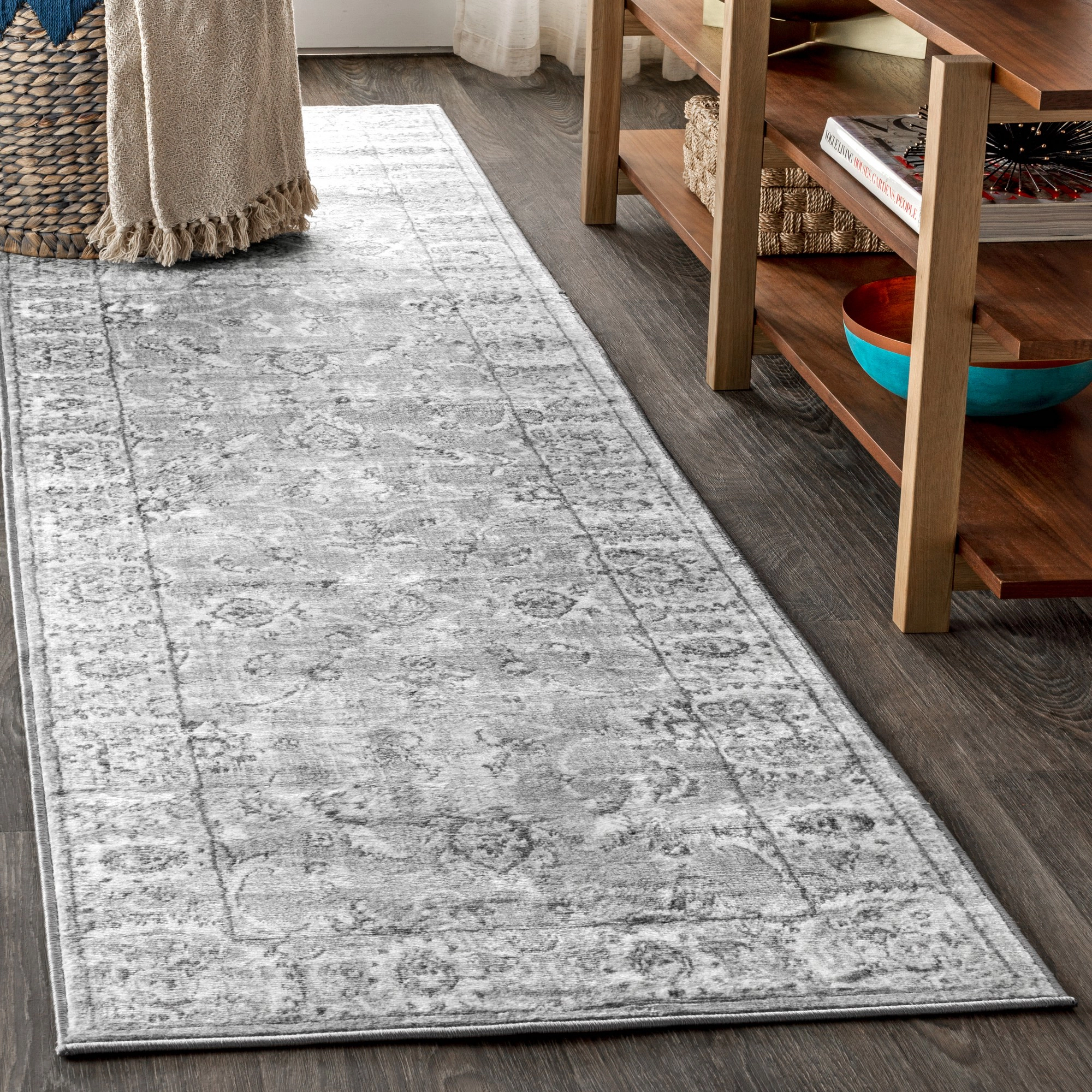 JONATHAN Y Modern Persian Vintage Area Rug, MDP107