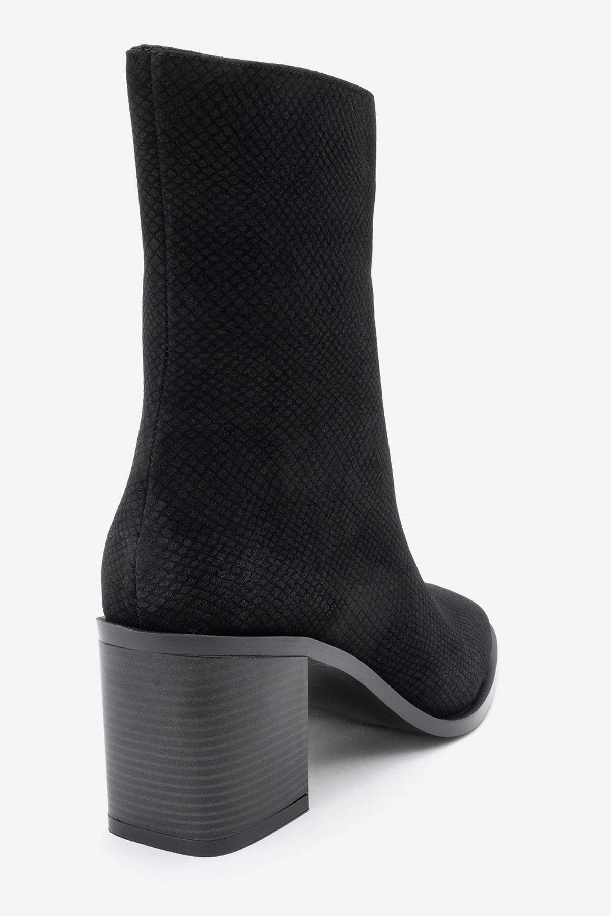 Prologue Shoes Womens Chara Block Heel Ankle Boot