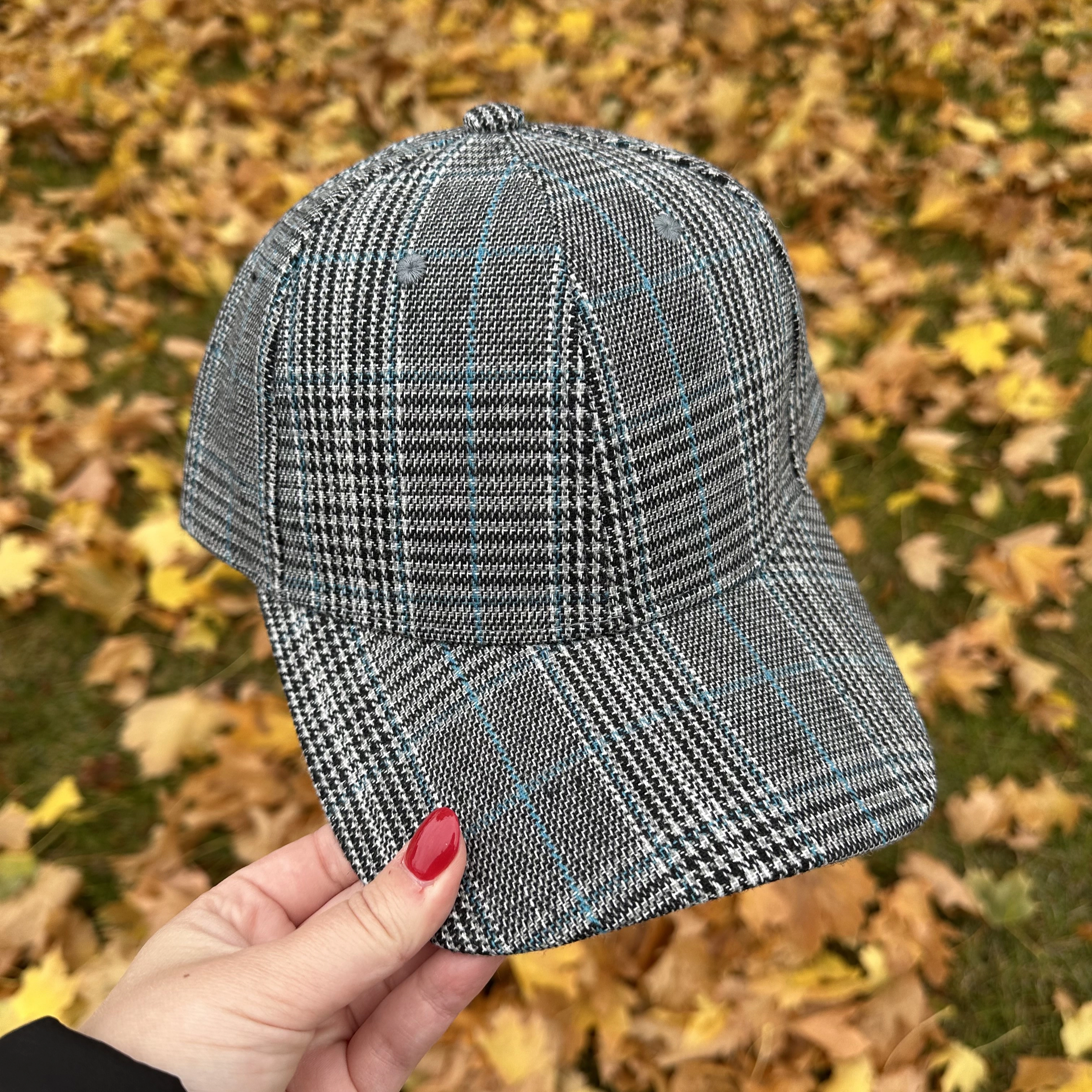 CTM Women's Plaid Trucker Hat