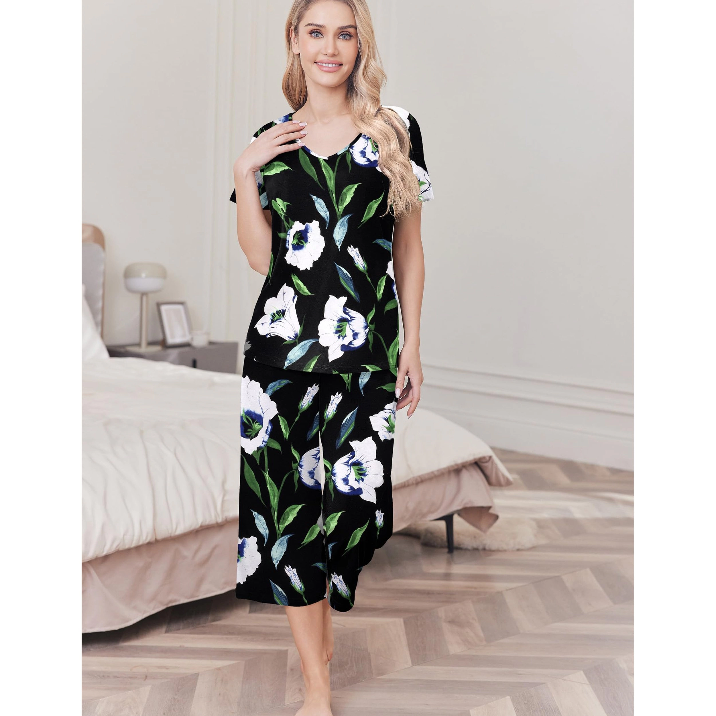 Ekouaer Womens Pajama Sets Soft Cotton Pj Short Sleeve Top with Capri Pants Sleepwear 2 Piece Print