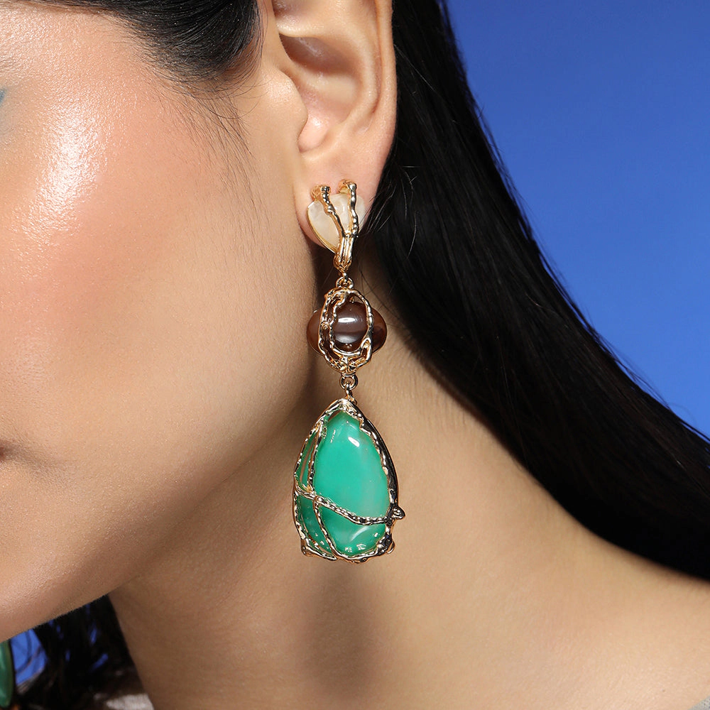 SOHI Women's The Veined-Teardrop Drop Earrings - California Gold