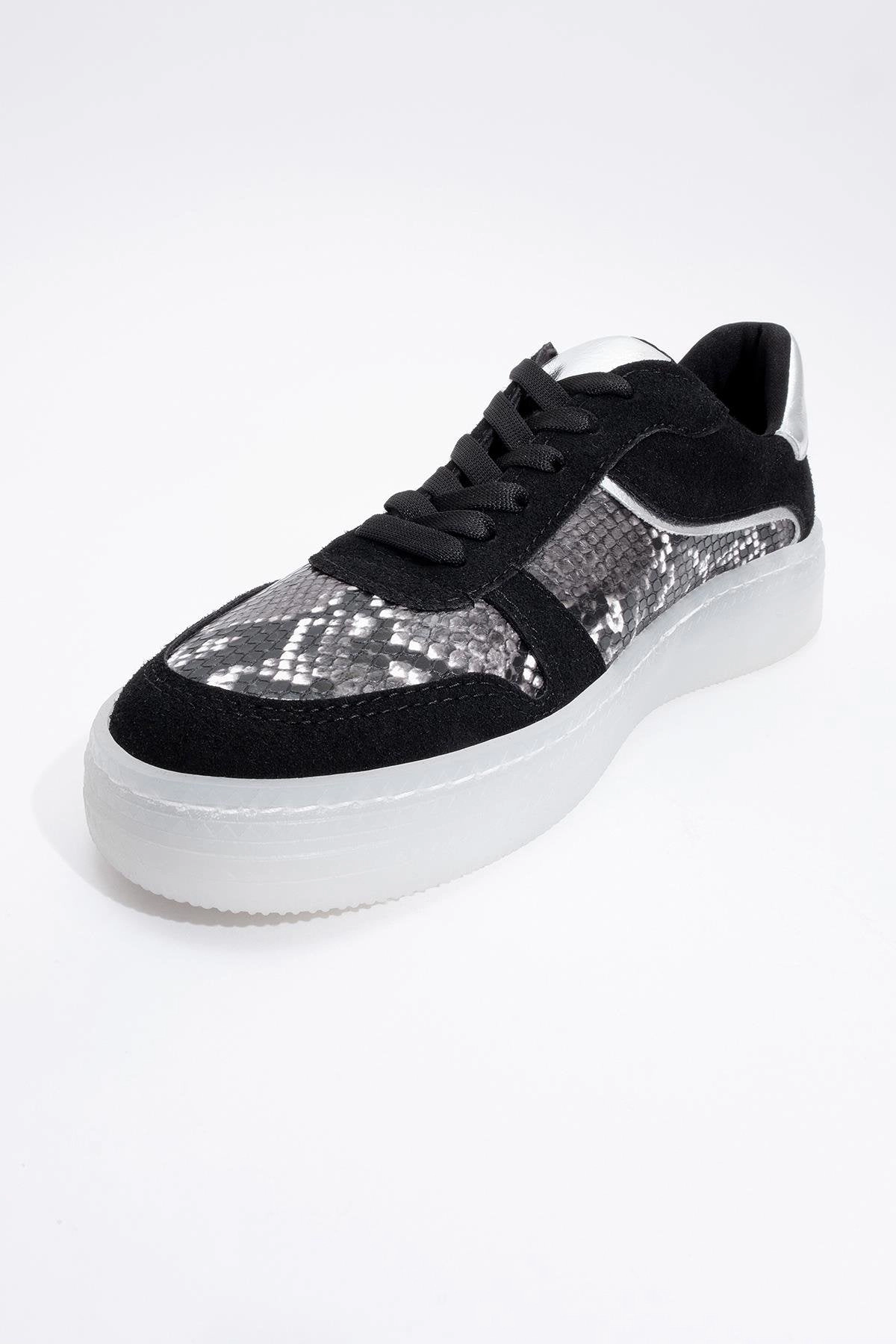 Prologue Shoes Womens Montero Sneakers