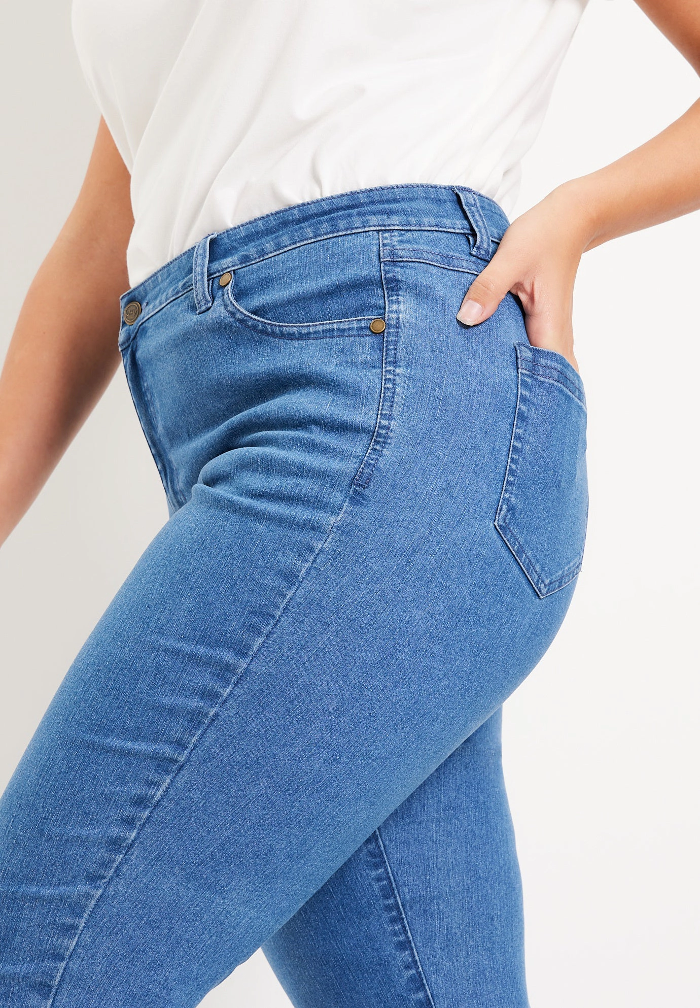 June & Vie Women's Plus Curvie Fit Straight-Leg Jeans