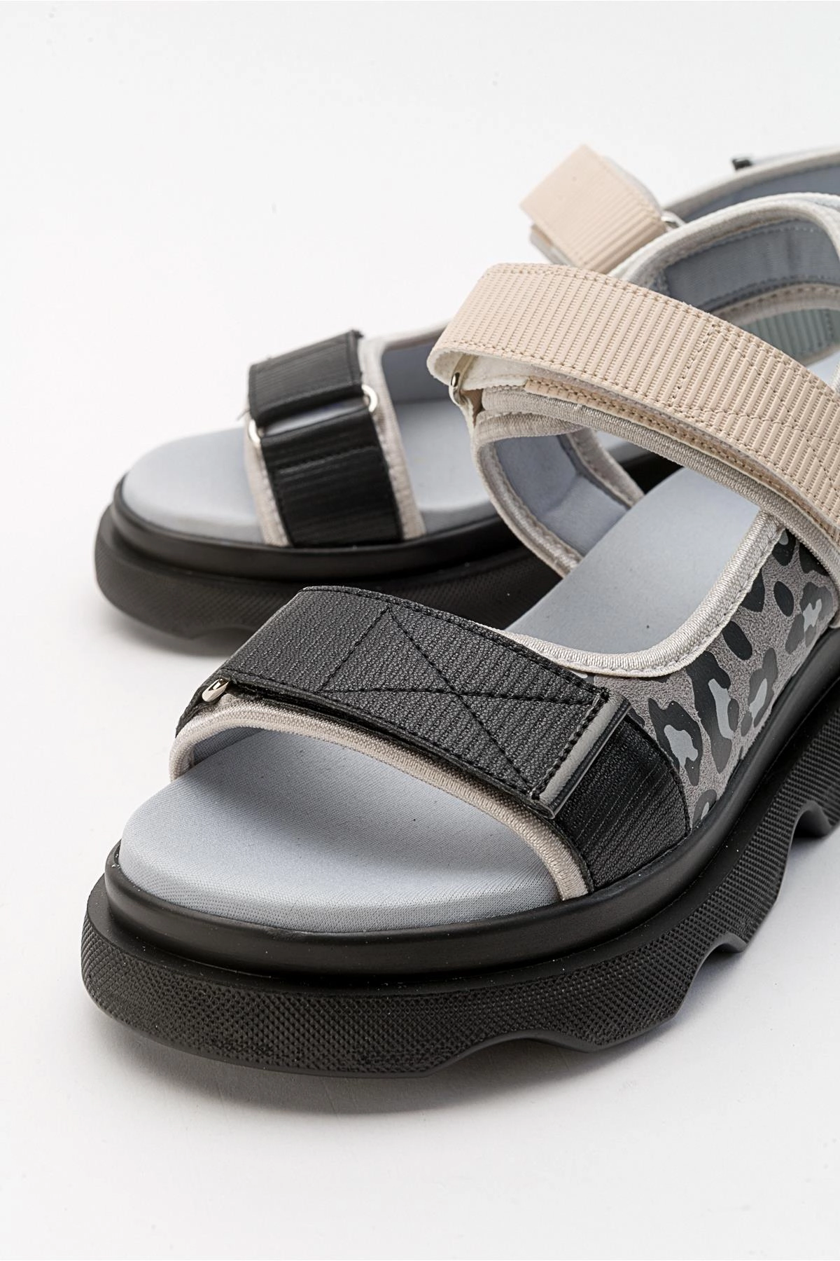 Prologue Shoes Womens Tedy Velcro Strap Sandal