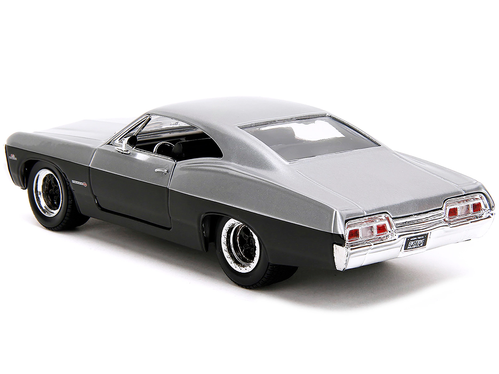 Jada 1967 Chevrolet Impala Ss Silver Metallic And Black "Bigtime Muscle" Series 1/24 Diecast Model Car By Jada