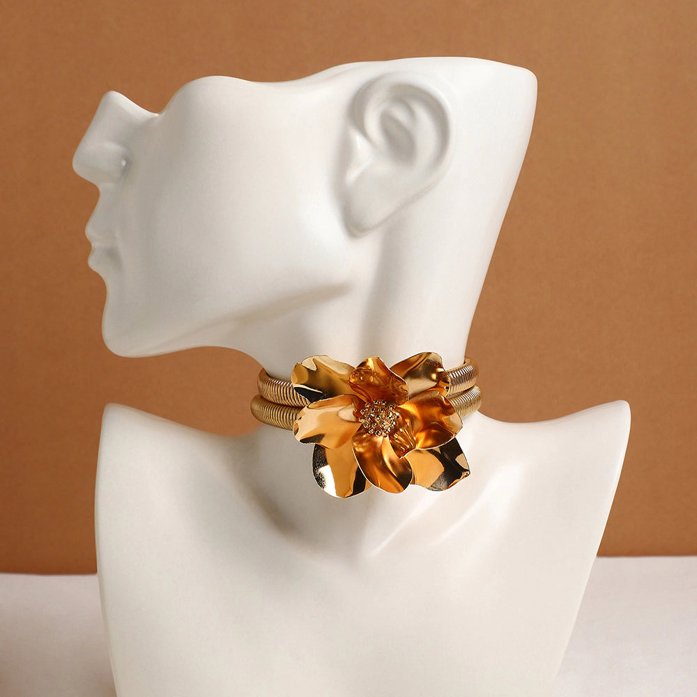 SOHI Women's The Poppy Choker Necklace - California Gold