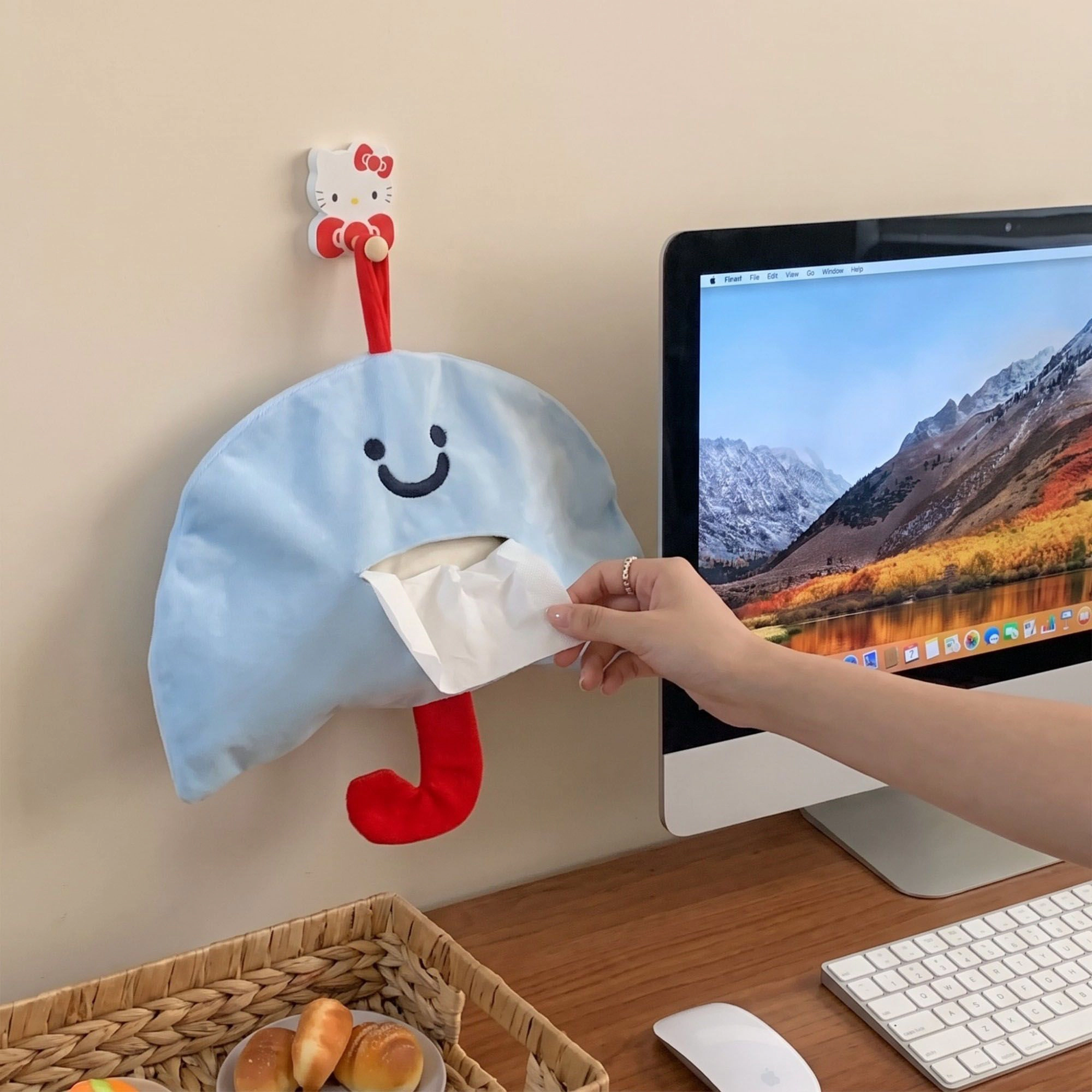 Alilang Hanging Tissue Holder with Zipper Pocket and Smiley Face