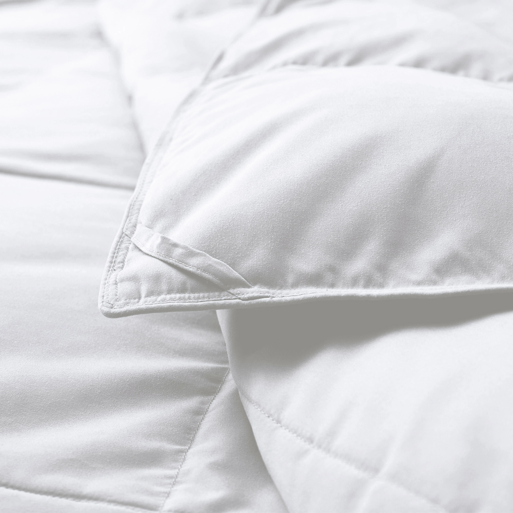 Unikome Lightweight White Goose Down Feather Fiber Comforter – Soft, Breathable & Noiseless Duvet