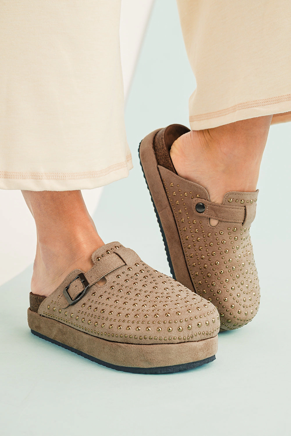 Threaded Pear Women's Charli Closed toe Platform Slippers