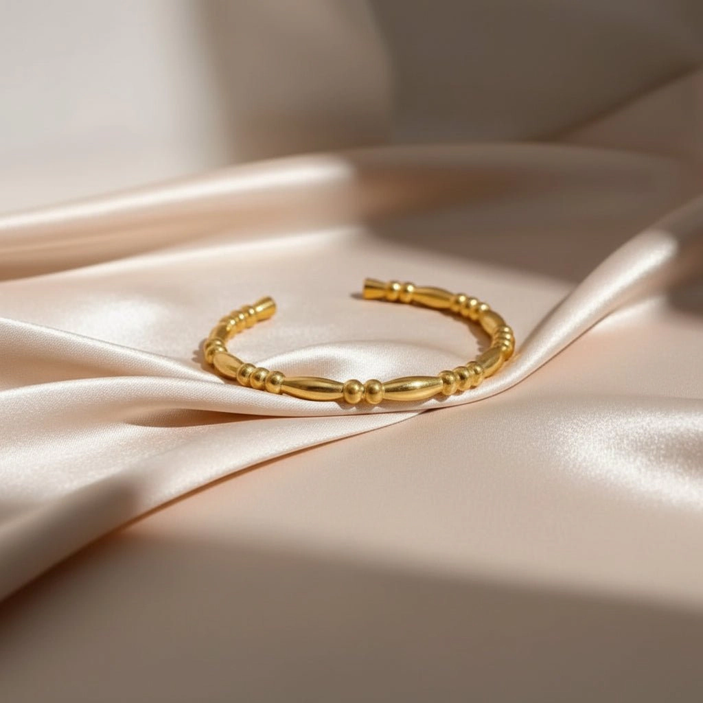 DressAtR Women's Oval Gold Tone Bangle Bracelet