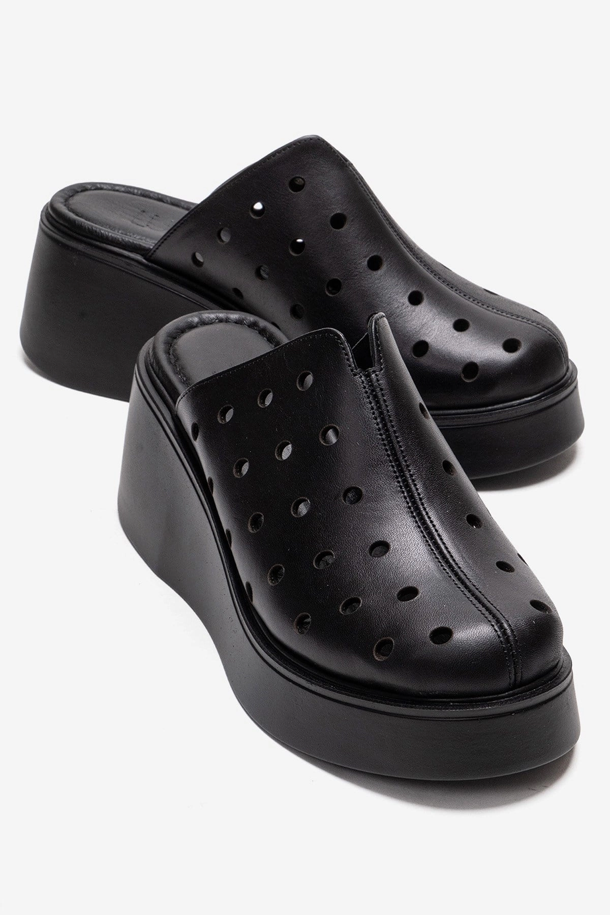 Forever & Always Womens Nives Leather Wedge Sandals