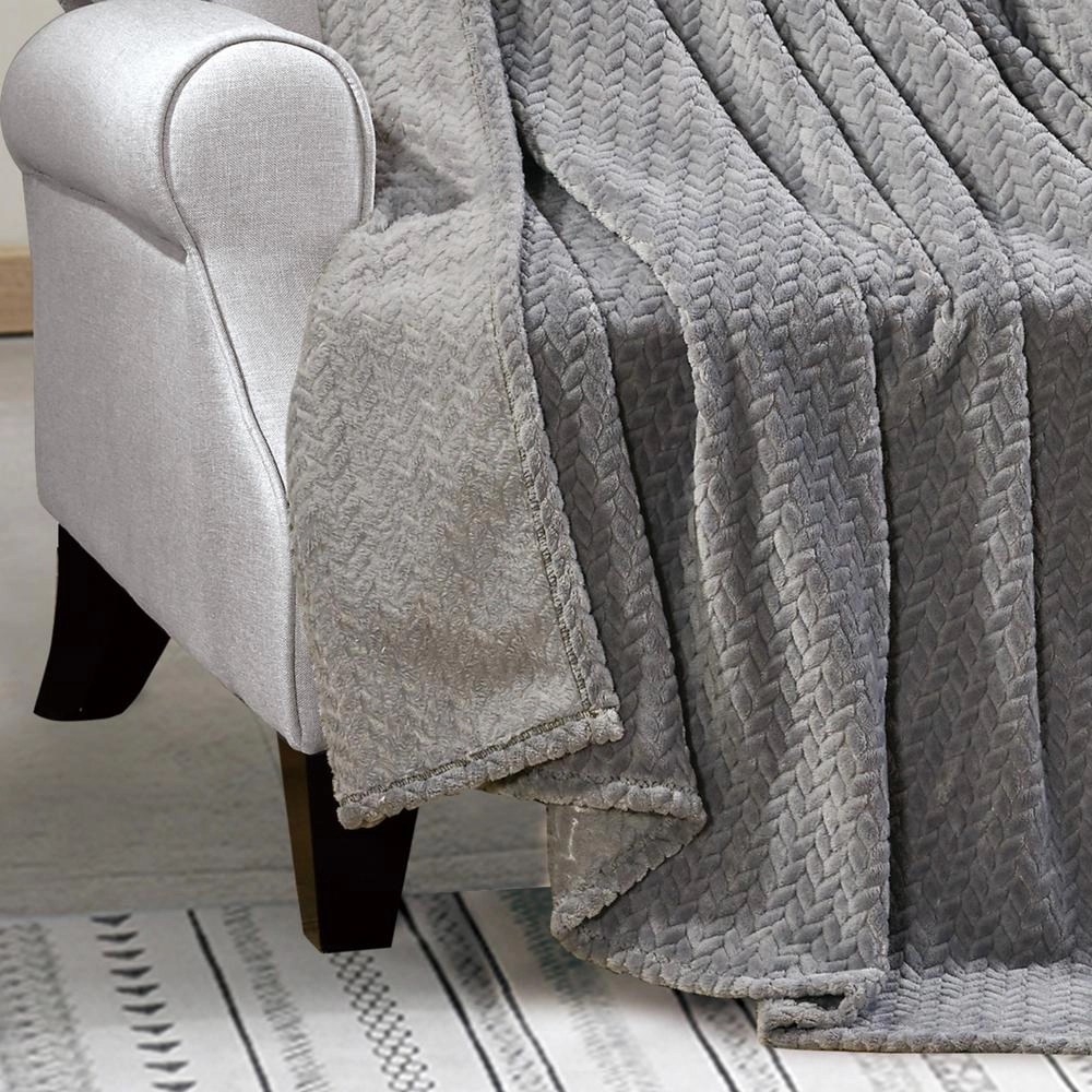 Plazatex Montana plush Decorative Warm and Comfortable Machine Washable Throw 50" x 60" Grey