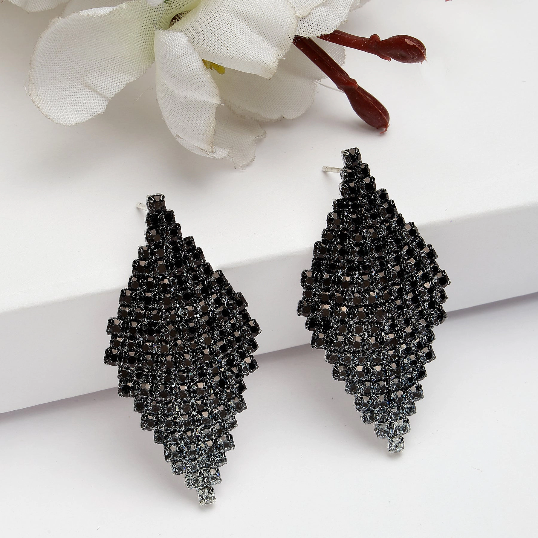 AGP PARIS Womens Diva Collection Chandelier Drop Earrings
