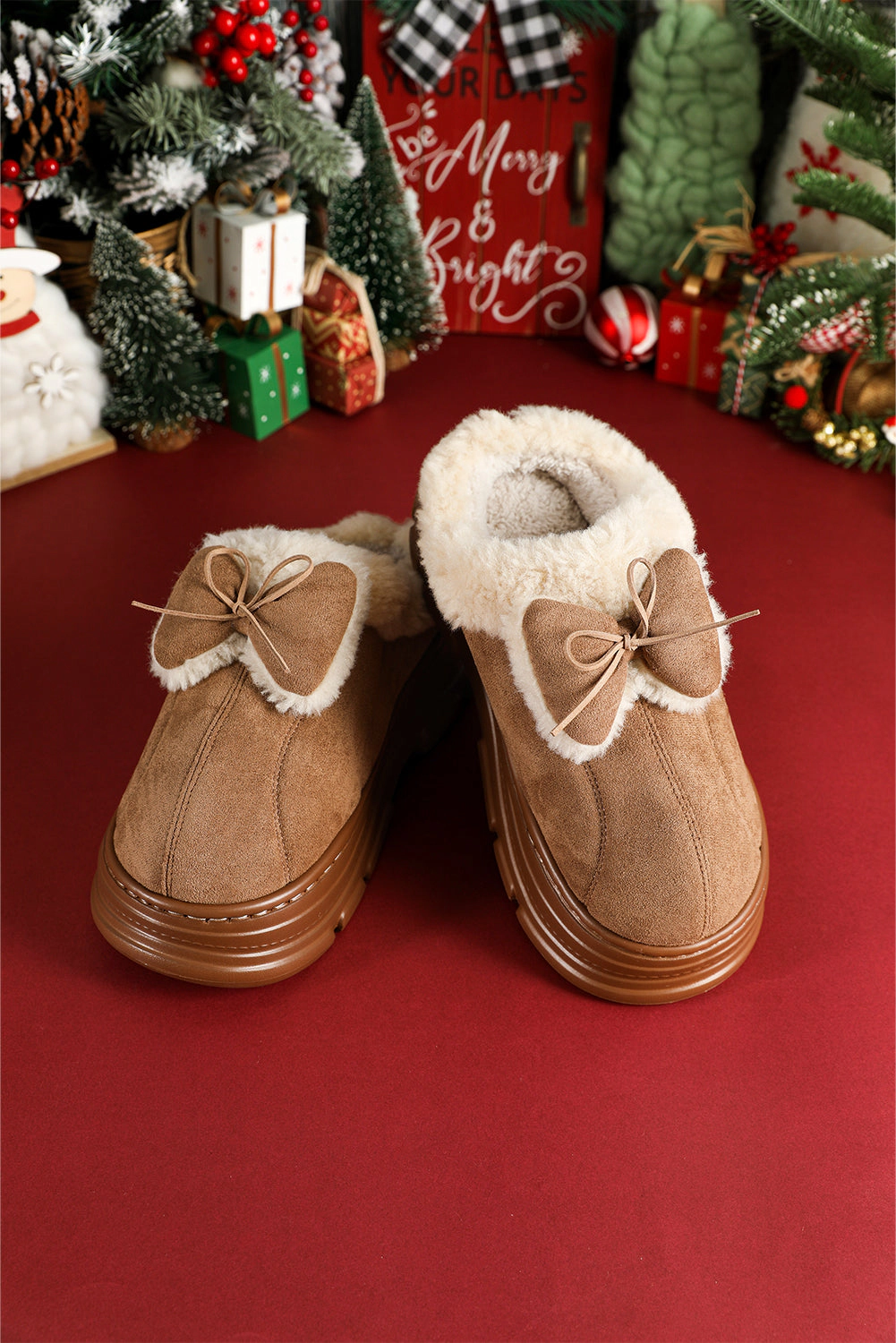 Threaded Pear Women's Brynlee Bow Decor Clog Slippers