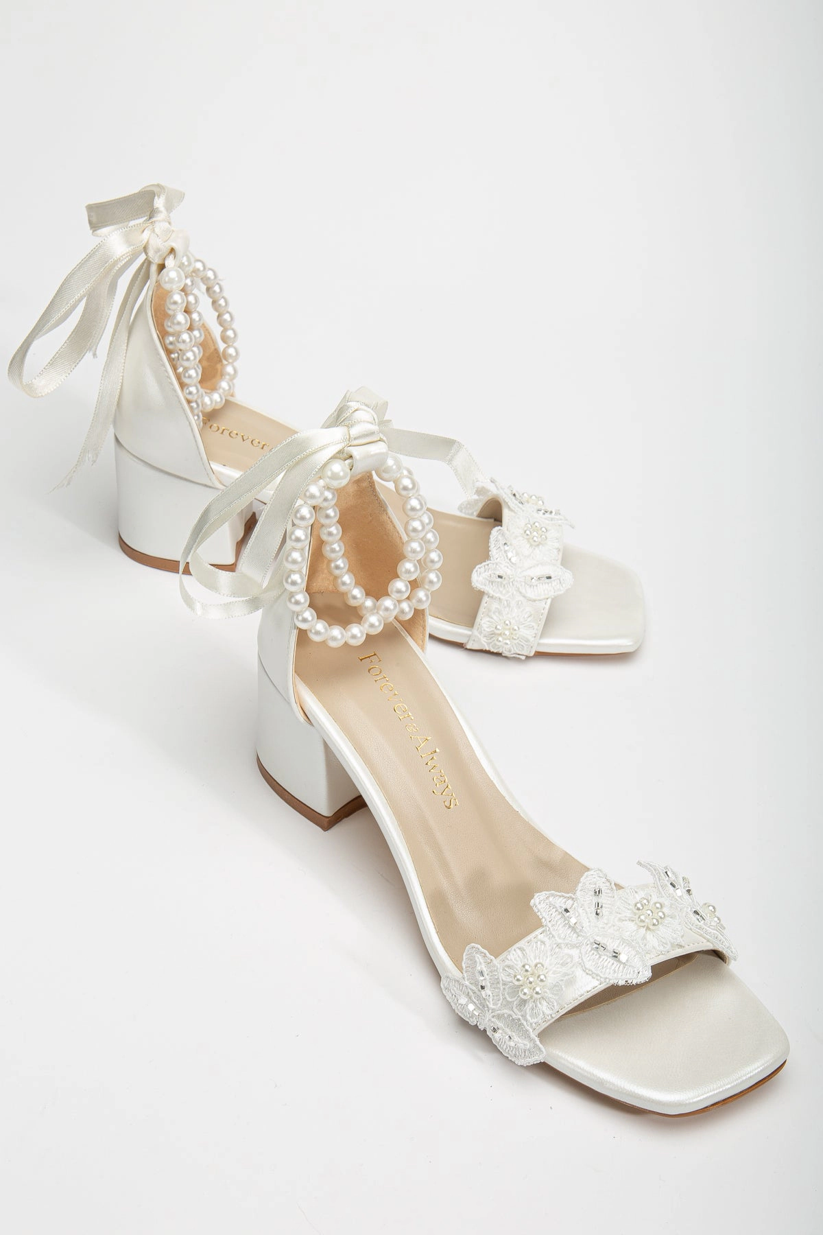 Forever & Always Womens Amber Lace Sandals with Pearls