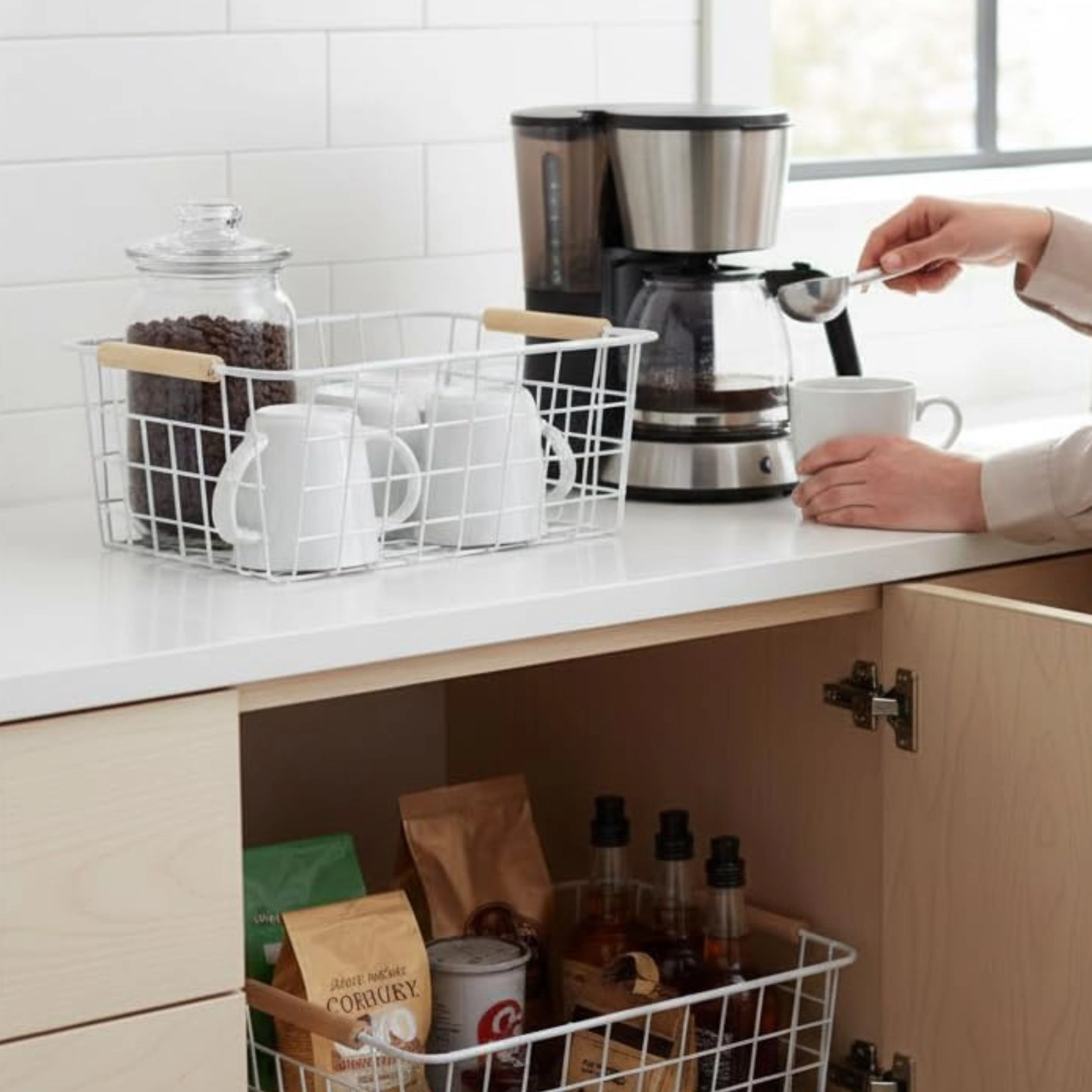 Stock Preferred Wire Storage Basket with Handles for Pantry Kitchen and Cabinets