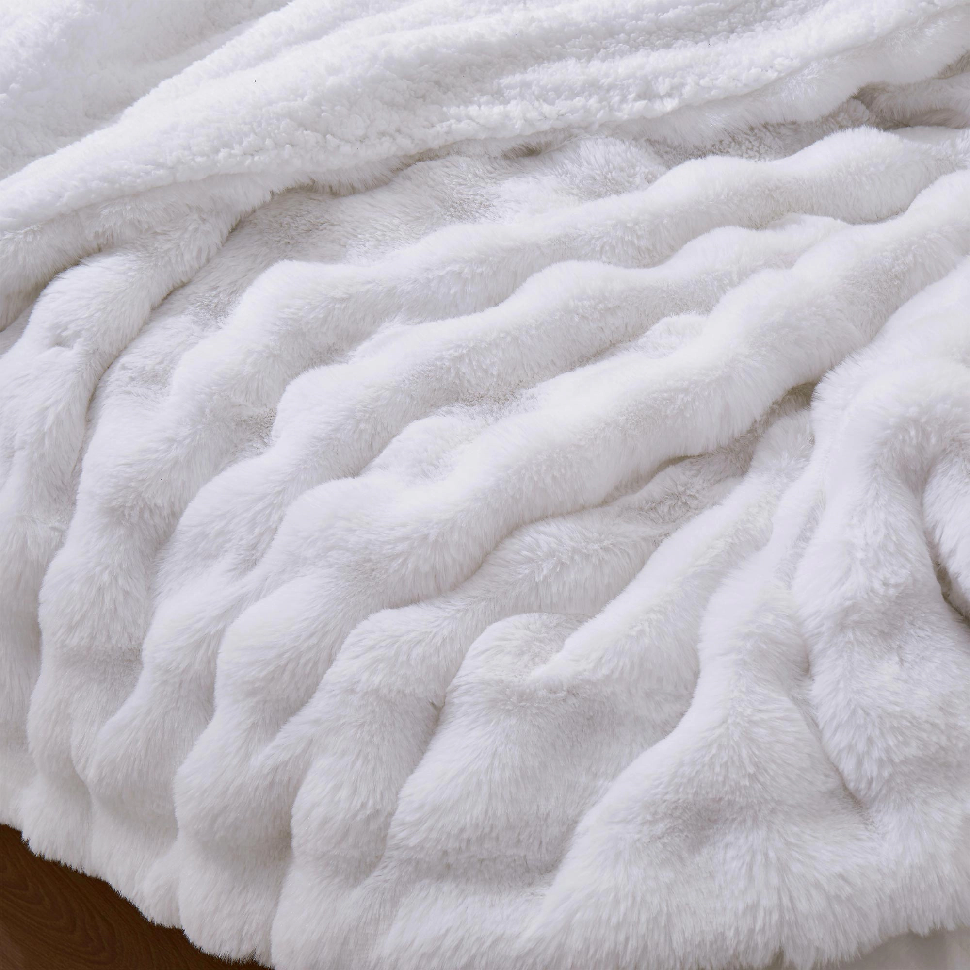 Unikome Dual-Side Fluffy Faux Rabbit Fur Comforter Set, Plush Fuzzy Bedding Set