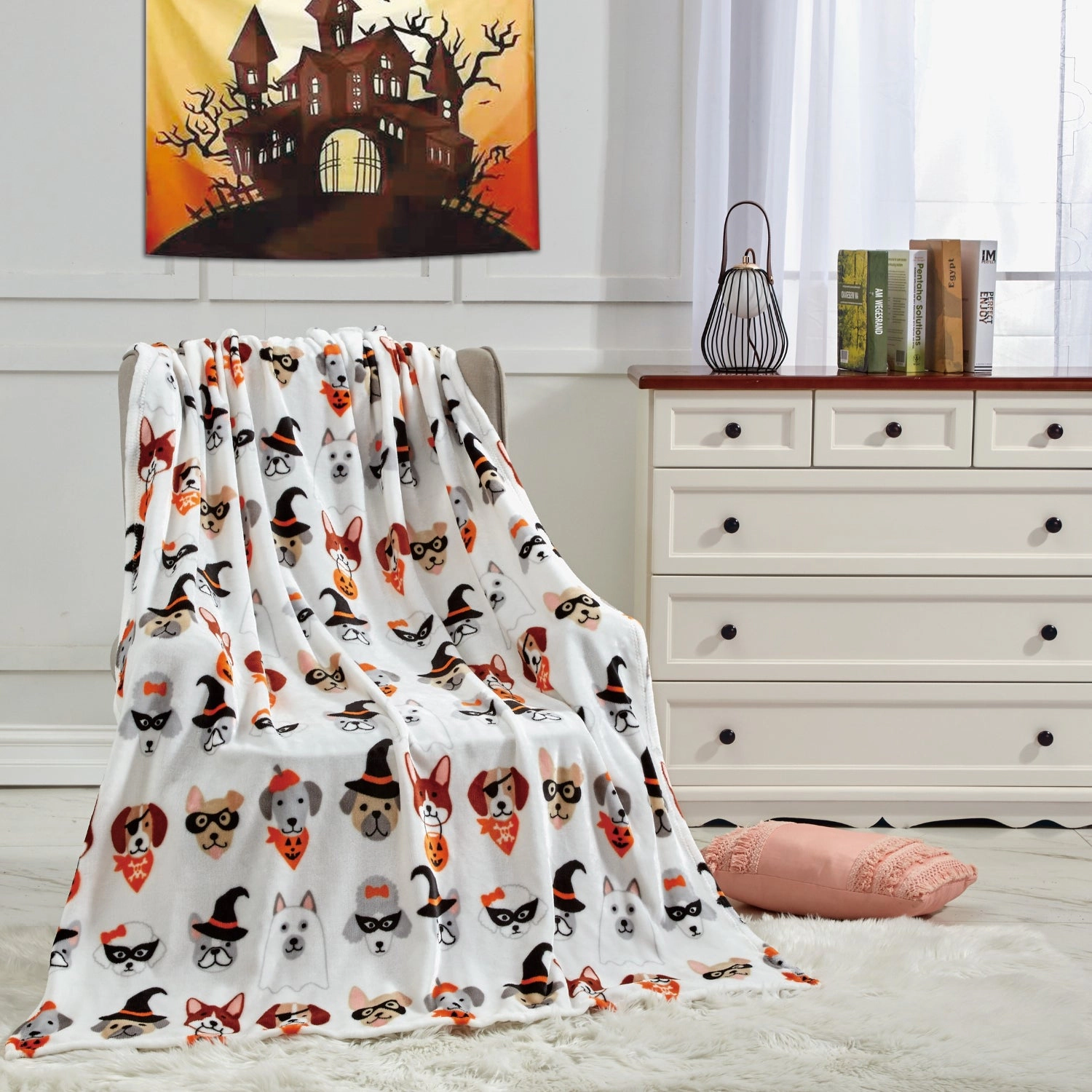 Plazatex Halloween Pals All Season Plush Decorative Halloween Throw Blanket 50" x 60" White