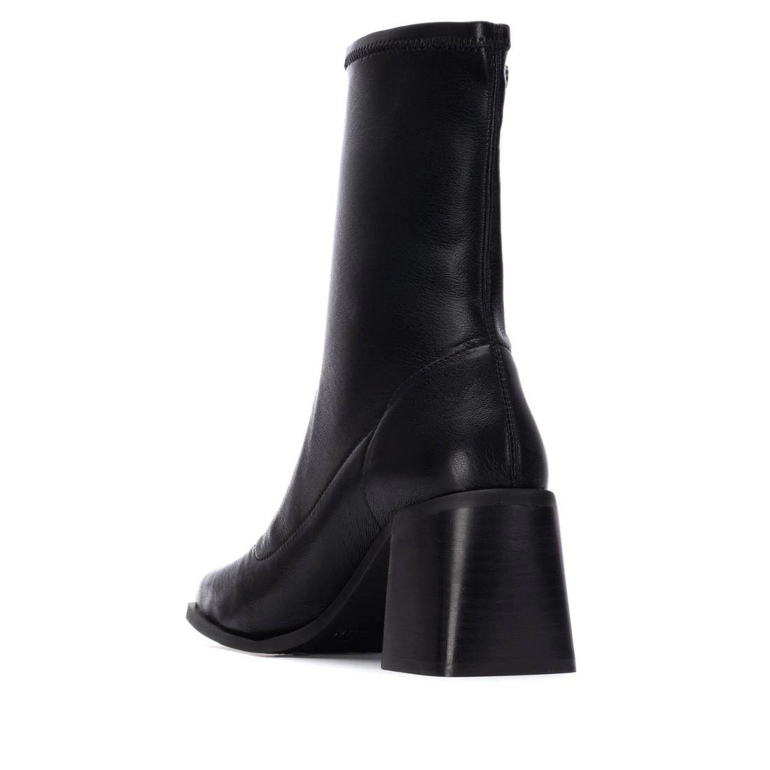 XTI Women's Block Heel Casual Booties