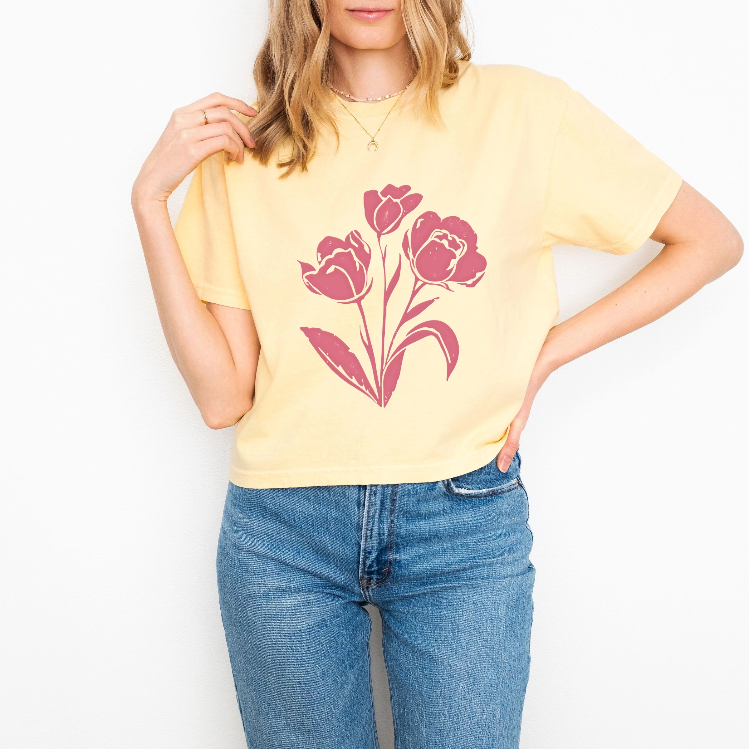 Simply Sage Market - Pink Roses Women's Boxy Crop Top Graphic T-Shirt