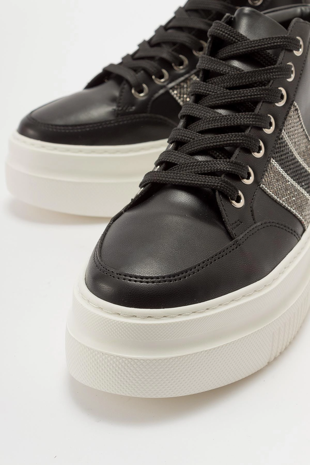 Prologue Shoes Womens Lessino Sneakers