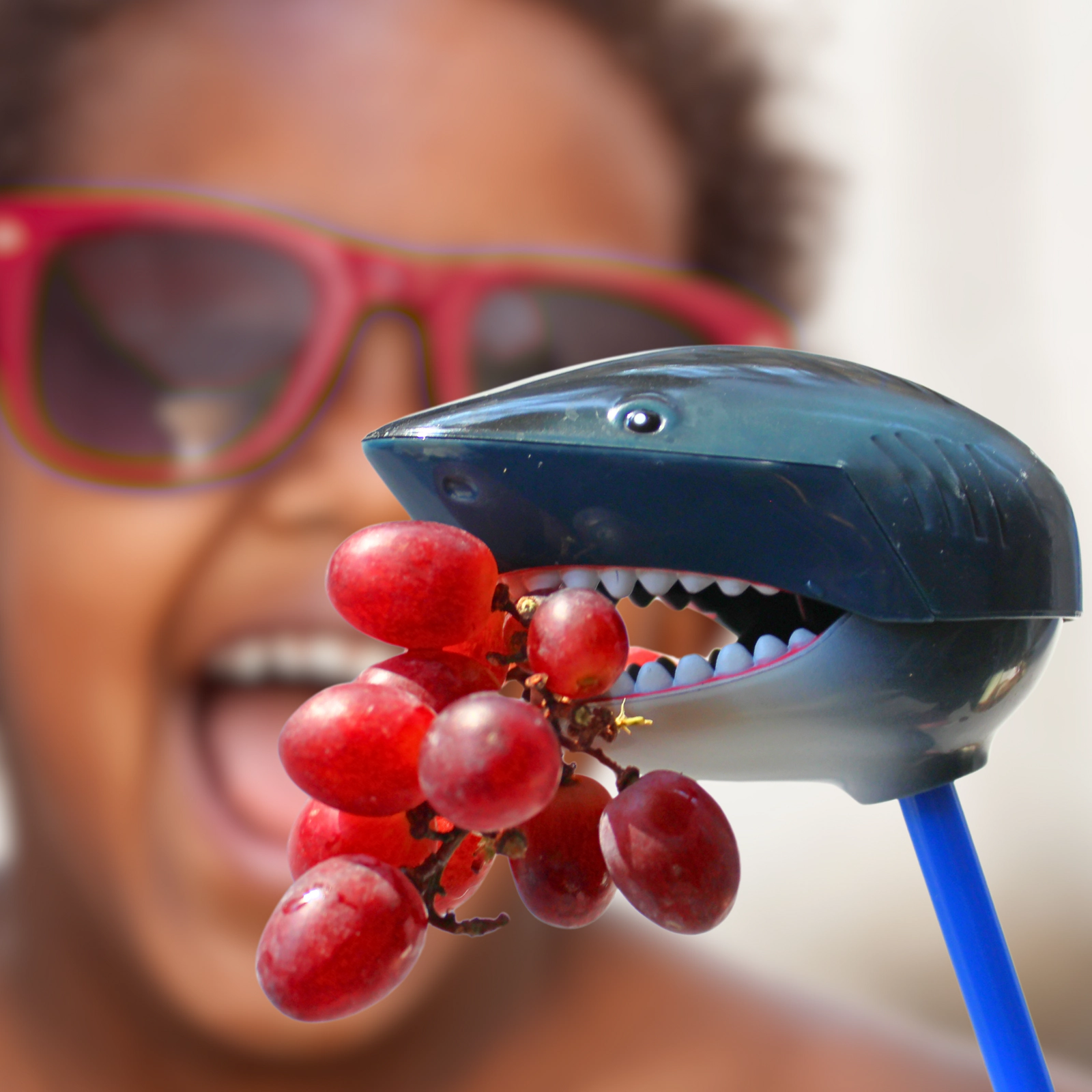 Safari Ltd. - Great White Shark Snapper - Hand-Operated 18" Grabber Toy for Kids