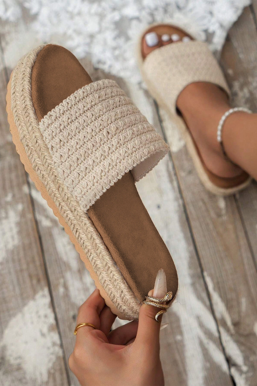 Threaded Pear Women's White Boho Woven Non-slip Wedge Slippers