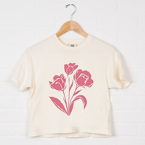 Simply Sage Market - Pink Roses - Women's Boxy Crop Top Graphic T-Shirt
