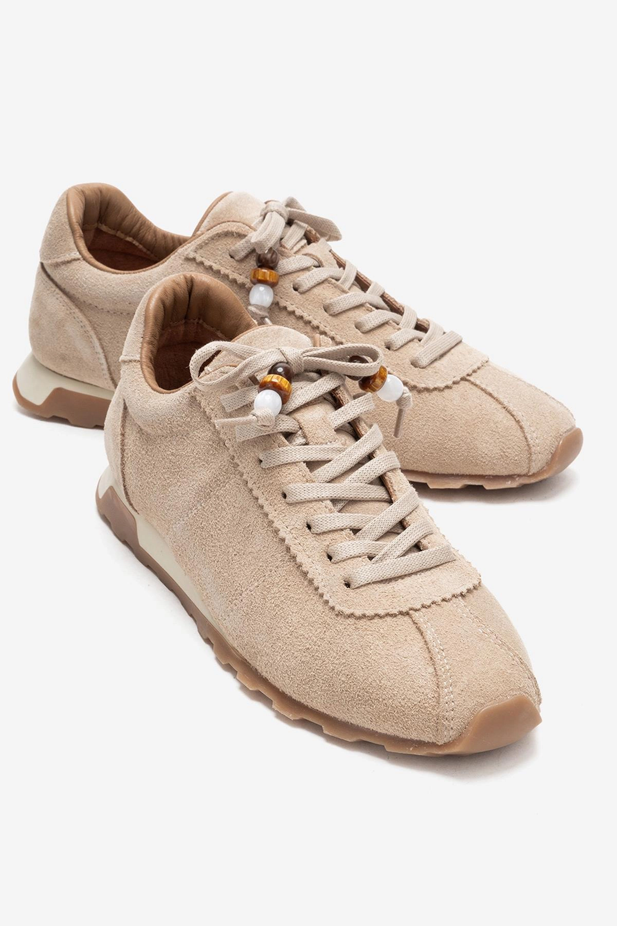 Forever & Always Womens Brea Leather Embellished Sneaker