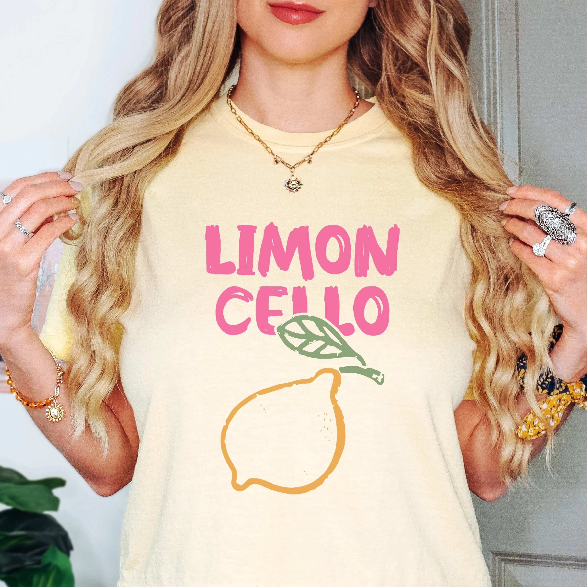 Simply Sage Market - Limoncello Bright Outline Women's Boxy Crop Top Graphic T-Shirt