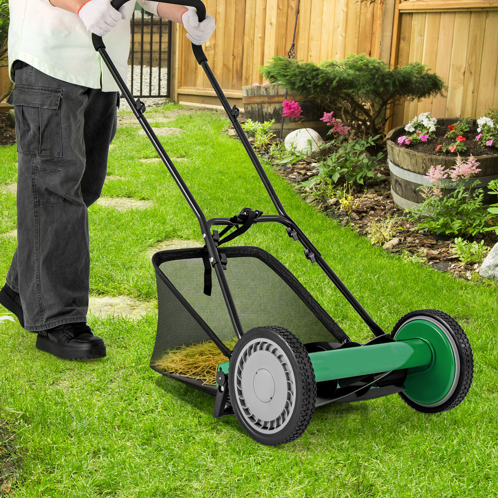 SUGIFT Green 16-in Push Reel Lawn Mower with 5 Manganese Blades 4 Cutting Heights and 7-gal Catcher Bag