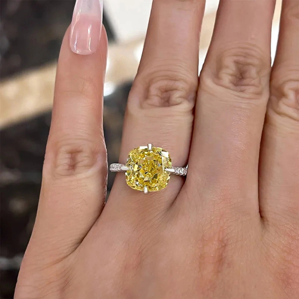 Women's Engagement Ring Claw-Set Cushion-Cut Yellow Cubic Zirconia Band