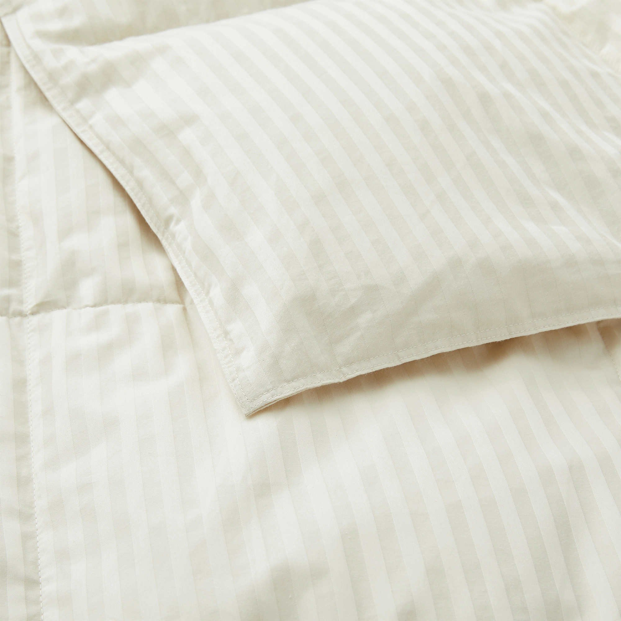 Unikome Lightweight Cotton Jacquard Down Blanket, Soft Breathable All Season Cozy Layering Blanket