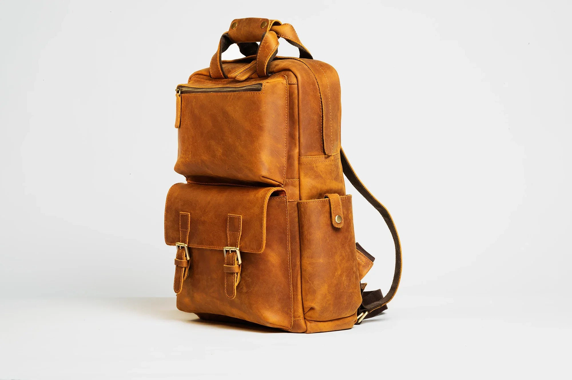 Steel Horse Leather Unisex The MANN Bag | Large Capacity Leather Camera Backpack