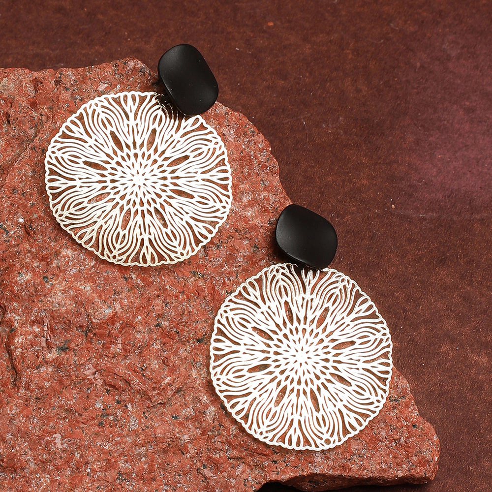 SOHI Women's Gold Filigree Drop Earrings