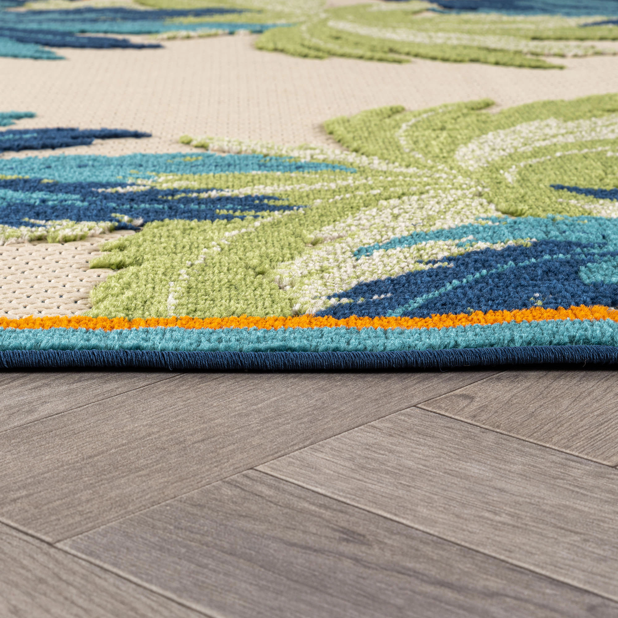 World Rug Gallery Indoor/Outdoor High-Low Textured Area Rug, Palm Border, Easy-Clean