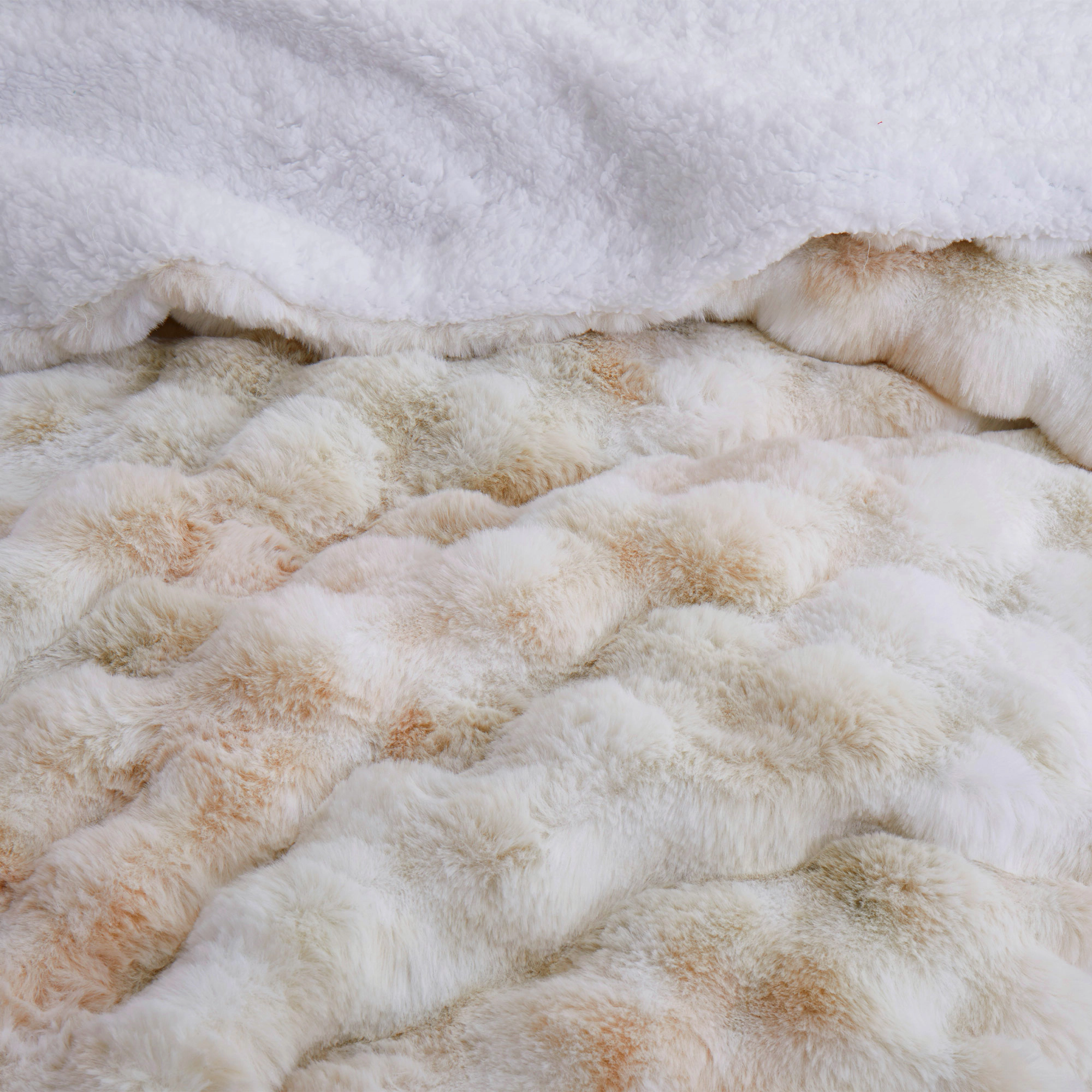 PEACENEST 3-Piece Reversible Plush Comforter Set with Sherpa Reverse and 2 Pillow Shams