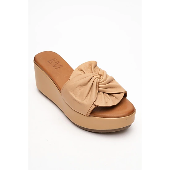 Forever & Always Womens Syndra Bow Wedge Leather Sandals