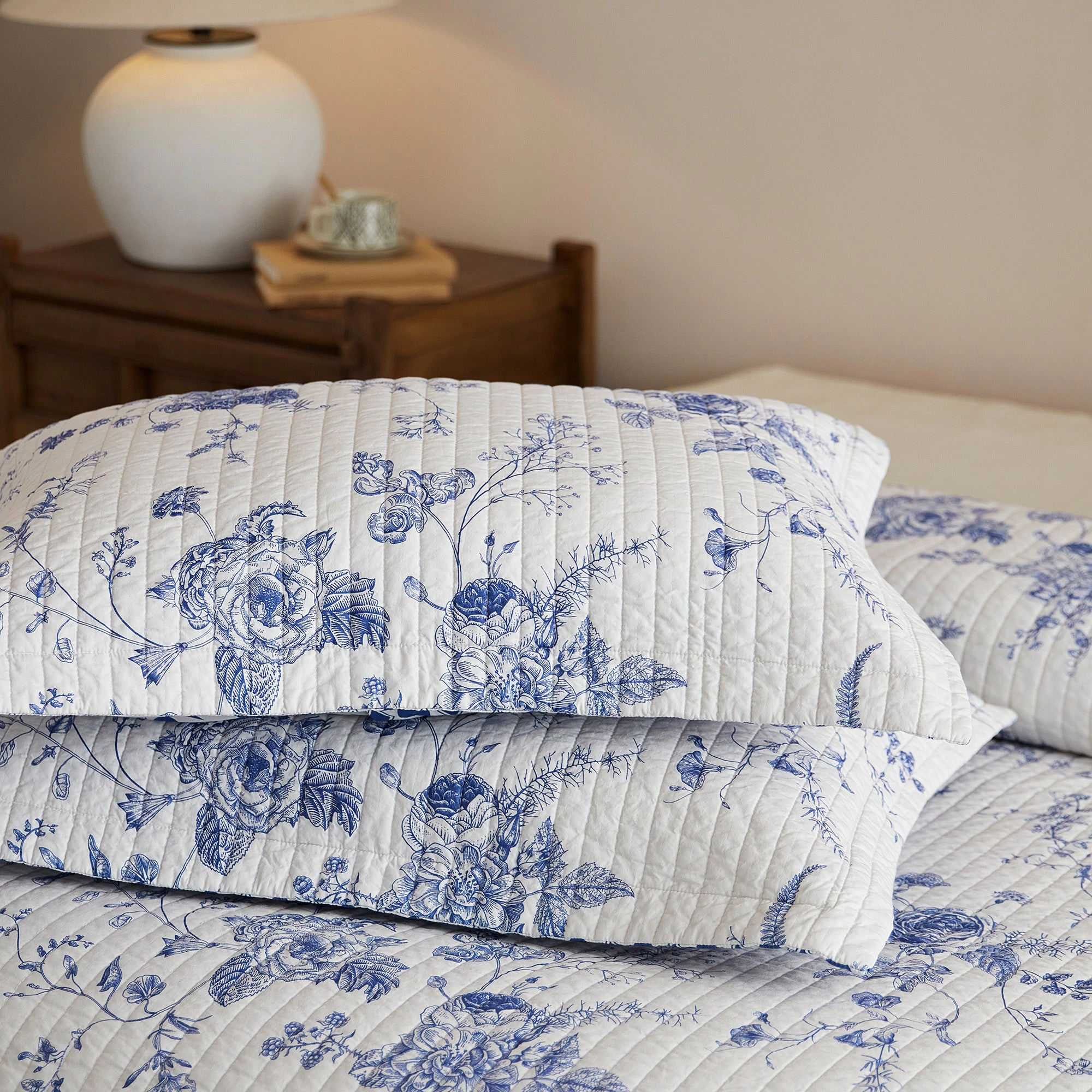 MarCielo 3 Pieces 100% Cotton Blue & White Floral Quilt Set – Farmhouse Bedspread Set