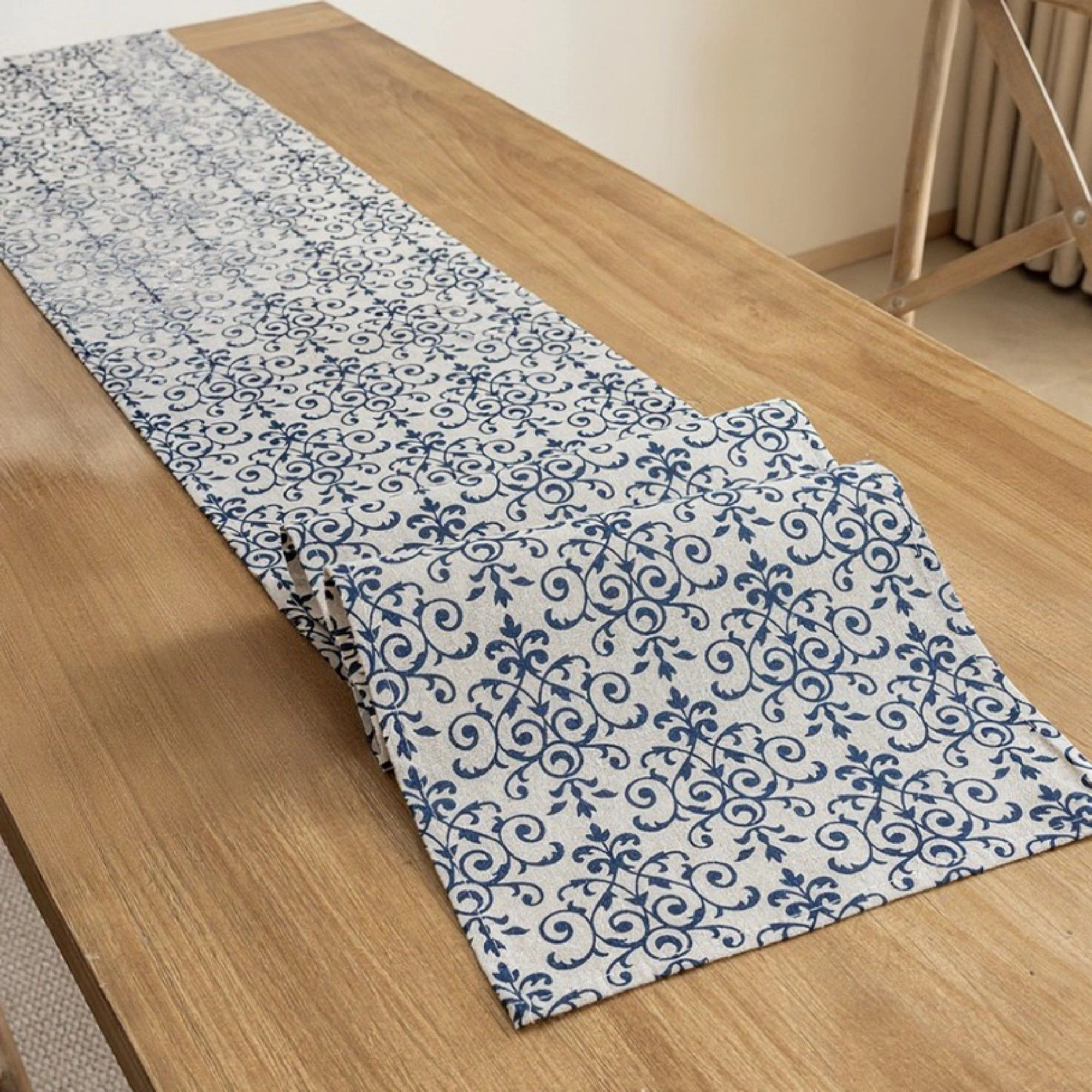 Alilang Unisex Ornate Damask Table Runner with Intricate Scroll Pattern 12x55in