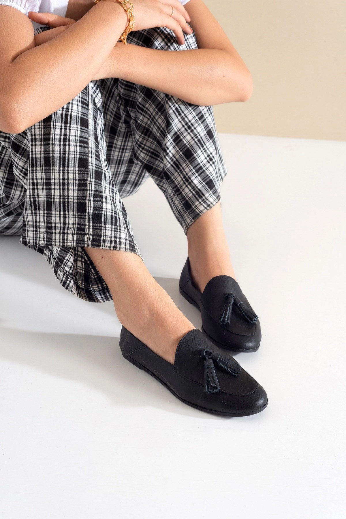 Forever & Always Womens Mona Soft Leather Tassel Loafer