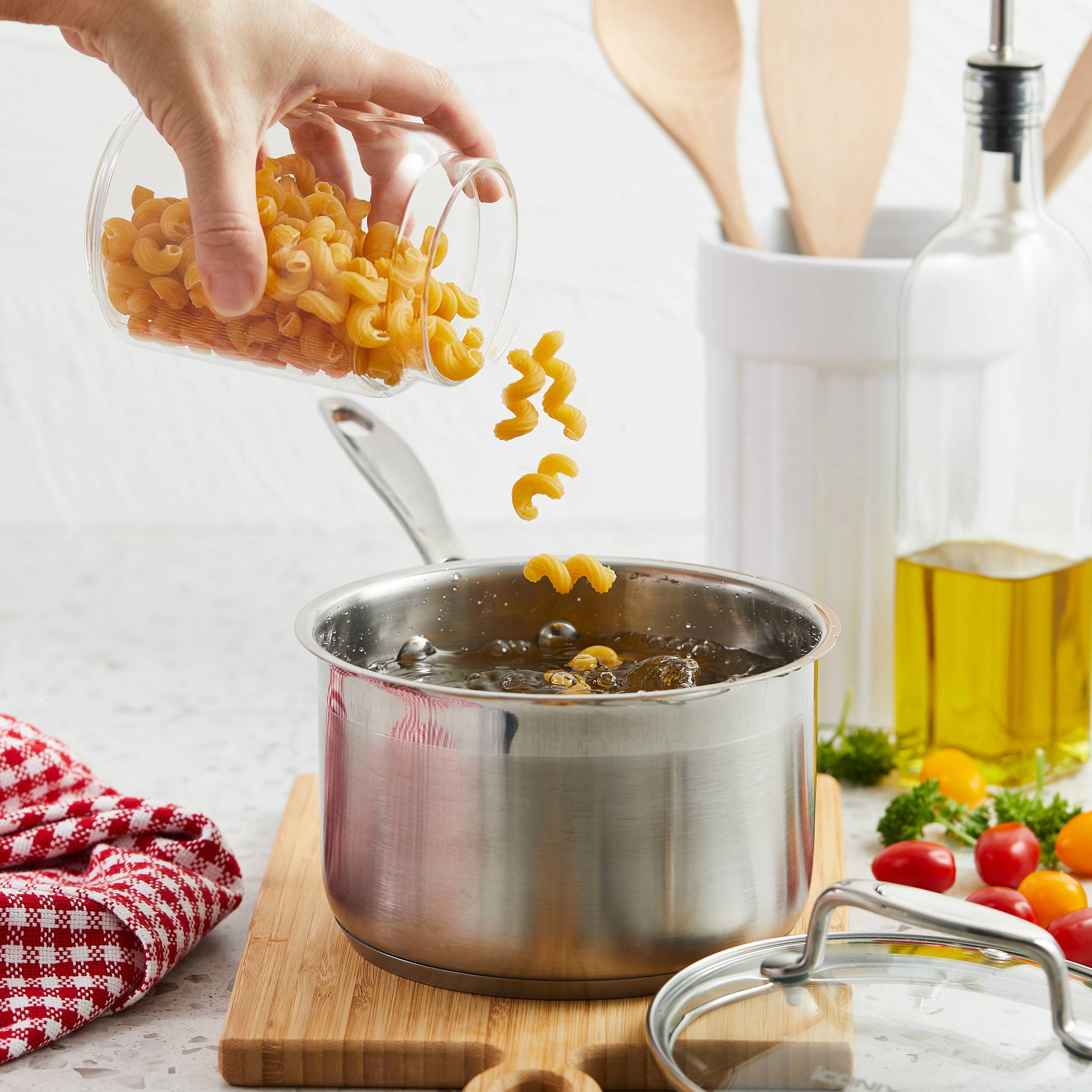 Cuisine::pro® iconiX® Saucepan With Lid 1.9 Qt.
