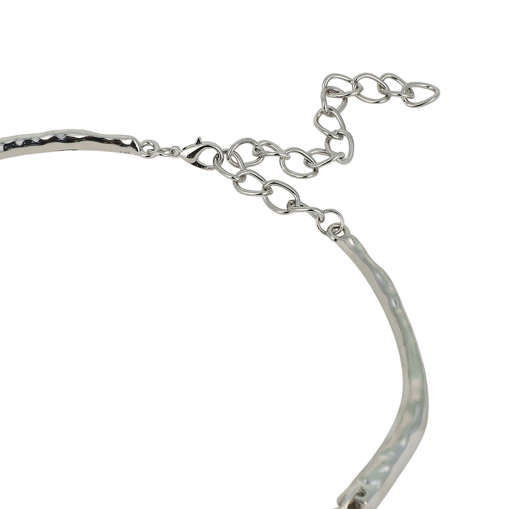 SOHI Women's The Hammered-Horn Collar Necklace - Chrome Silver