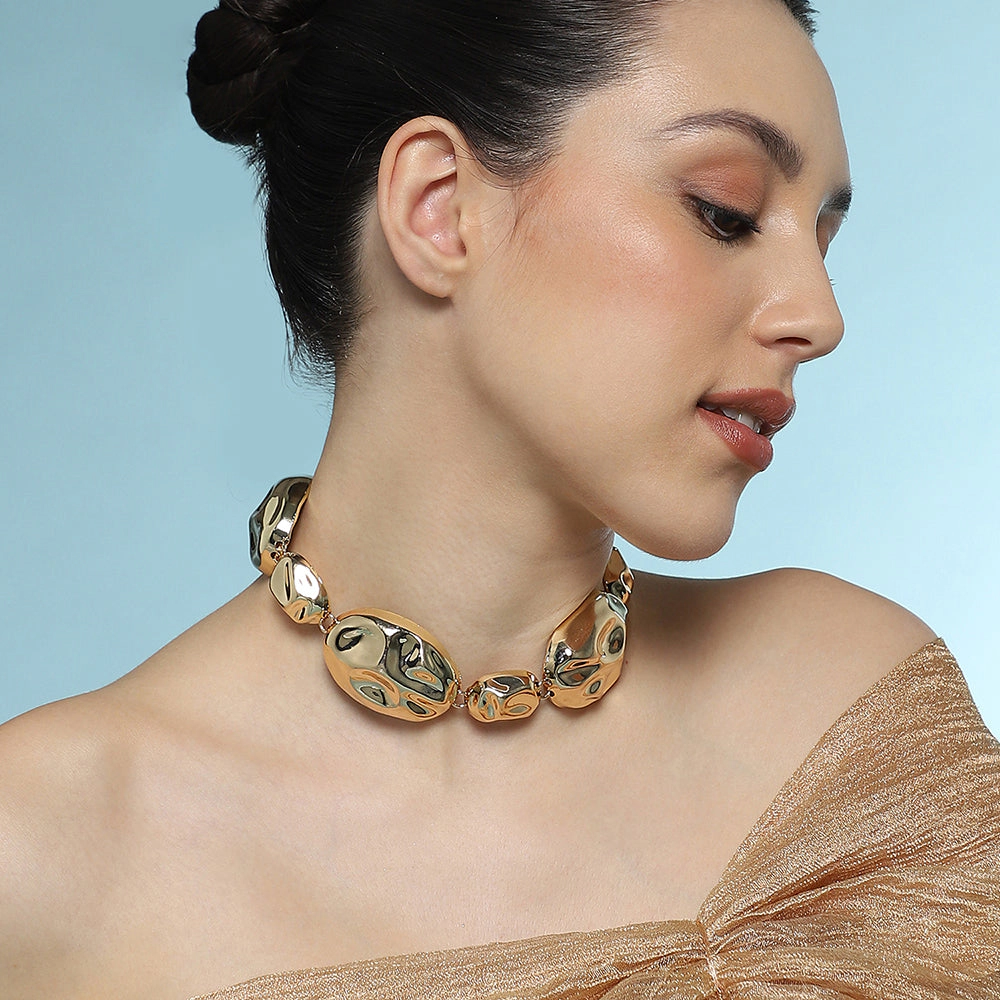 SOHI Women's The Chunky Dented-Pierre Collar Necklace - California Gold